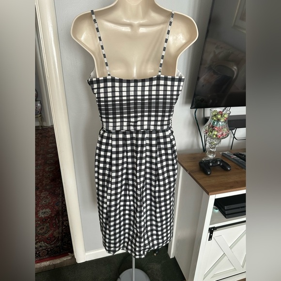 Banana Republic Black and White Checkered Women's Dress size 8 - Picture 3 of 8